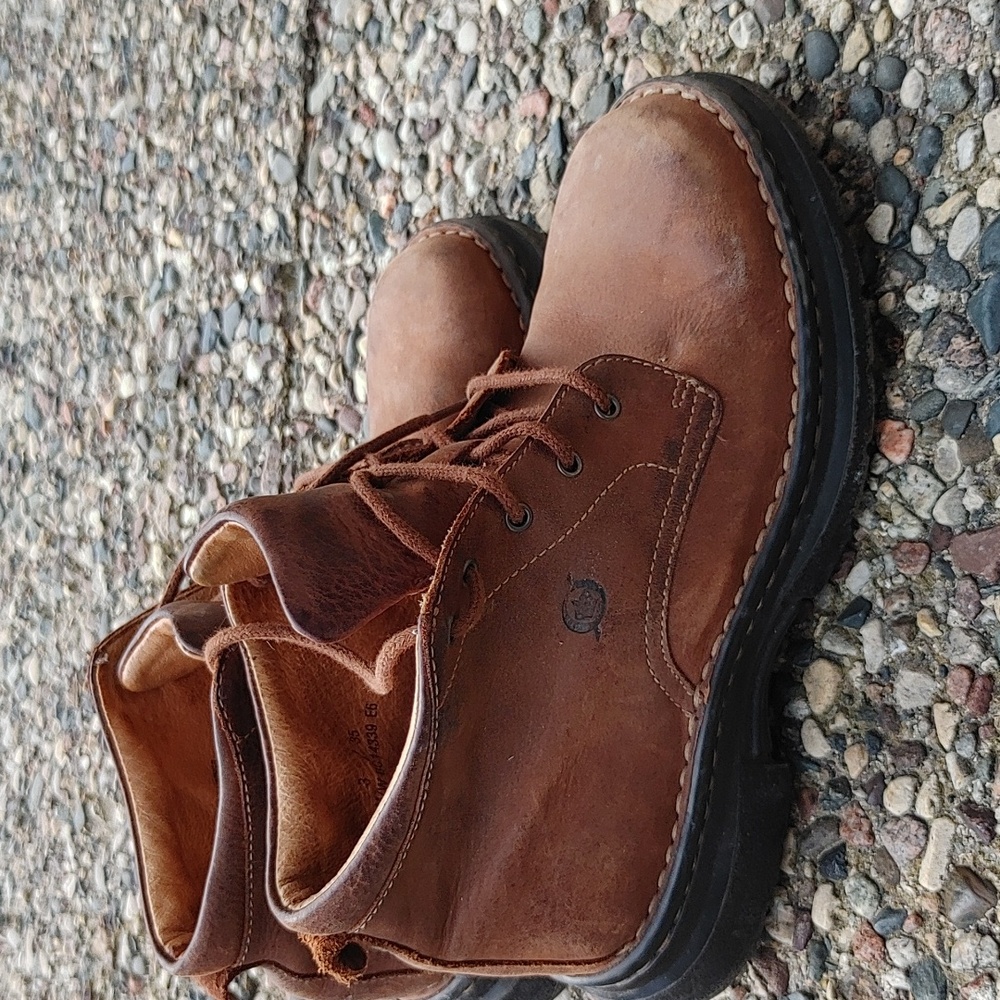Born Leather Shoes Size 3